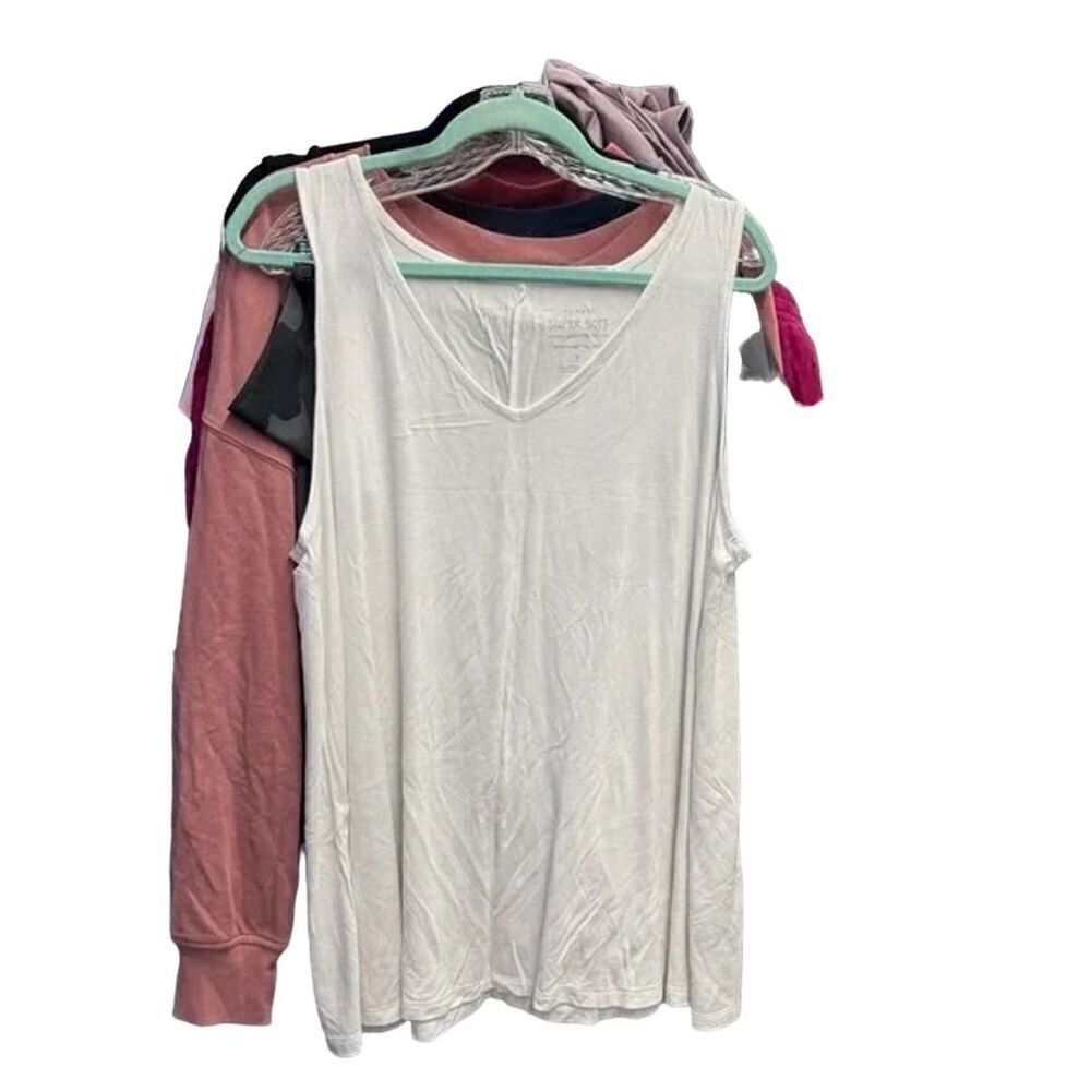 Torrid Women's Super Soft White V-Neck Tank Top Size 2X Sleeveless